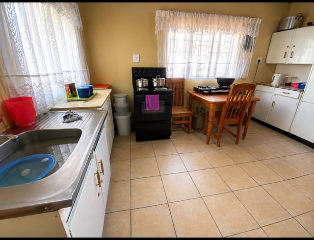 2 BEDROOM HOUSE FOR SALE IN SEBOKENG ZONE 7